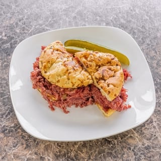1 Lb Corned Beef Sandwich
